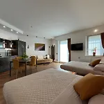 Habemus Loft - The Twins Raffinato Design Contemporaneo Nel Cuore Storico Di Trieste