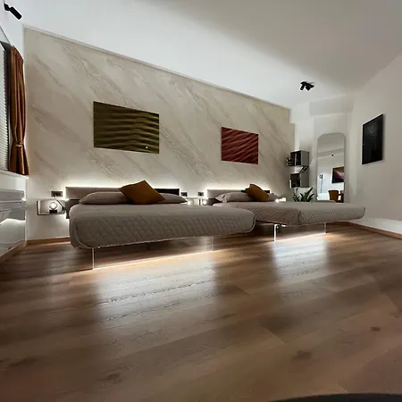 Habemus Loft - The Twins Raffinato Design Contemporaneo Nel Cuore Storico Di アパート *