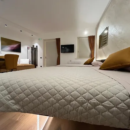 アパート Habemus Loft - The Twins Raffinato Design Contemporaneo Nel Cuore Storico Di トリエステ