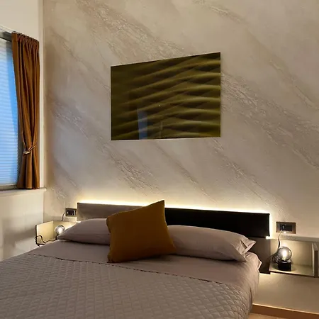 Апартаменты Habemus Loft - The Twins Raffinato Design Contemporaneo Nel Cuore Storico Di Триест