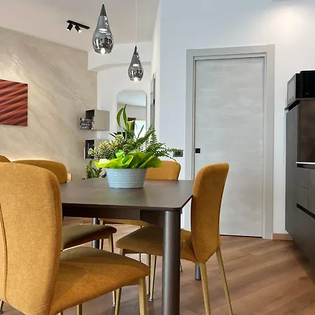 アパート Habemus Loft - The Twins Raffinato Design Contemporaneo Nel Cuore Storico Di トリエステ