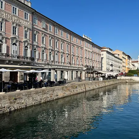 아파트 Habemus Loft - The Twins Raffinato Design Contemporaneo Nel Cuore Storico Di 트리에스테